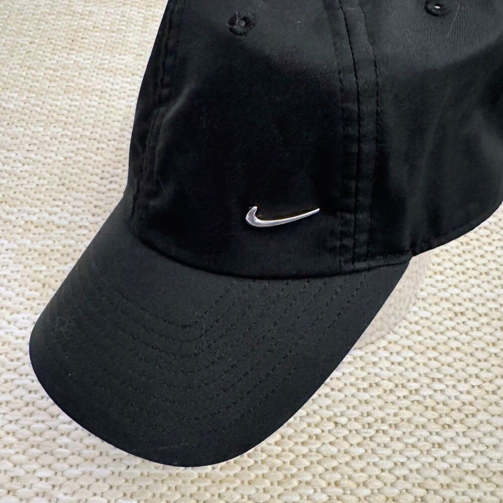 Nike Heritage86 Baseball Cap Black Metal Swoosh Silver Buckle One Size Dad Hat